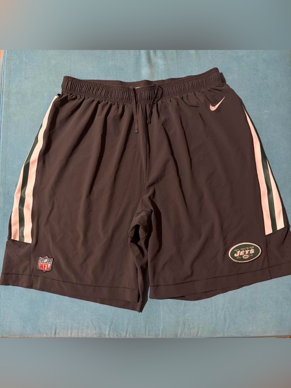 Nike Quincy Williams Men’s Gray Training Camp Practice Shorts with White Swoosh